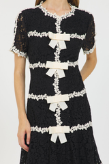 S/S LACE DRESS W/CONTRAST COLOR BOW TRIM BLACK