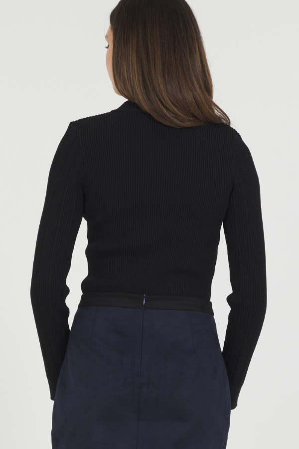 FITTED CARDIGAN WITH GOLD SNAP CLOSURE
