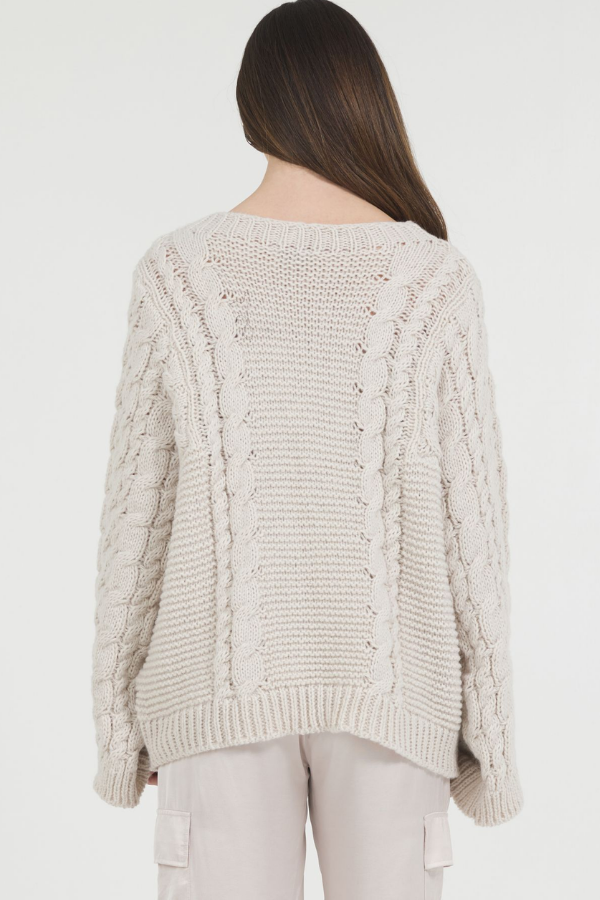 CABLE OVERSIZE PULLOVER SWEATER