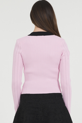 FITTED CARDIGAN WITH GOLD SNAP CLOSURE AND CONTRAST COLOR PLACKET