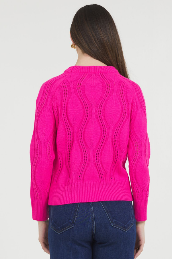 WAVY TEXTURED CREW NECK PULLOVER