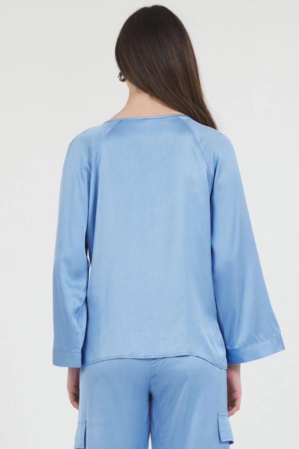 SCOOP NECK WIDE SLEEVE BLOUSE